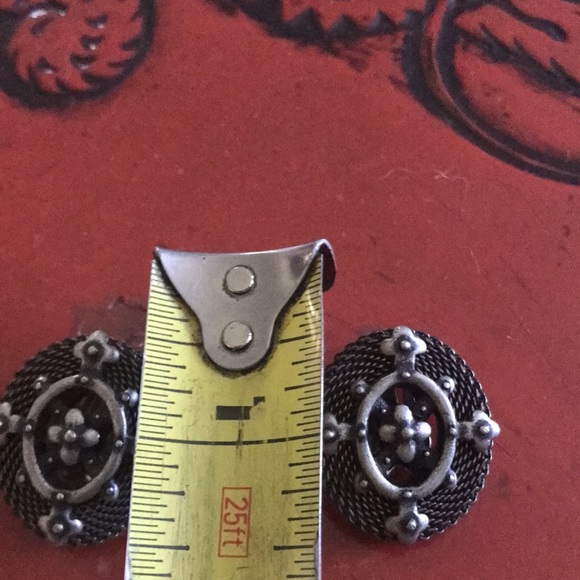 Vintage metal mesh w/flowers earrings,MCM style, goth, steam punk,Estate jewelry - Picture 5 of 5
